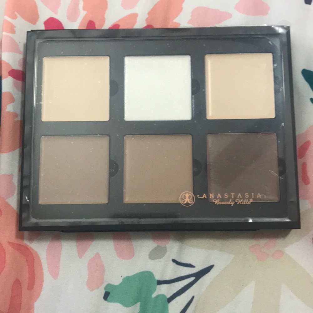 Anastasia Beverly Hills Contour Kit